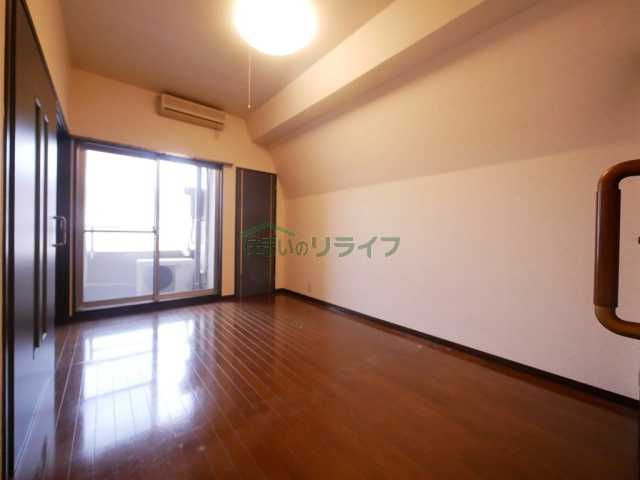 プレール神田佐久間町の居間写真