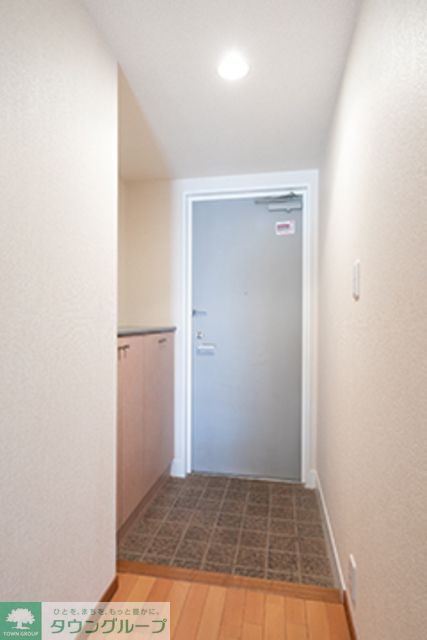 玄関　※写真は同タイプ住戸です。