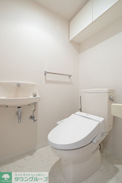 トイレ　※写真は同タイプ住戸です。