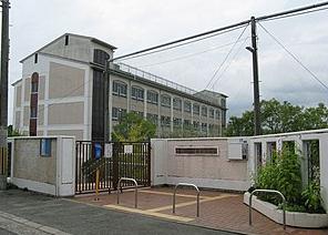 中学校　豊中市立第十八中学校（中学校）まで133m