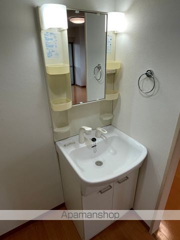 ＪＲ東海道本線 浜松駅 バス乗車時間：20分 最寄りバス停で下車 徒歩3分 4階建 築20年の内装写真