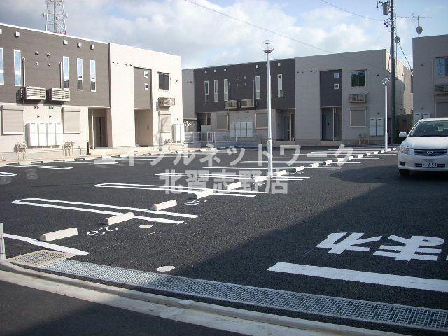 駐車場　駐車場