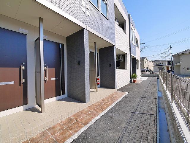 エントランス　ゆとりのあるエントランスです