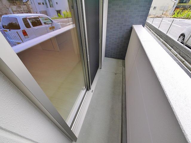 バルコニー　外からの目が気にならないバルコニーで洗濯物が干せます