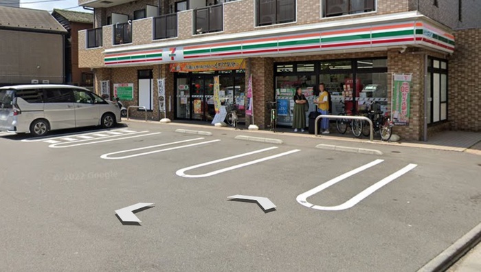 コンビニ　セブンイレブン 練馬春日町5丁目店（コンビニ）まで106m