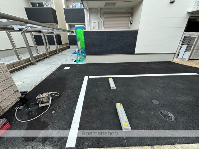 駐車場　駐車場
