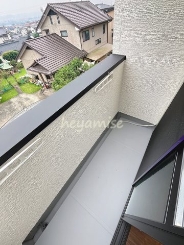 バルコニー　※写真は別号室です