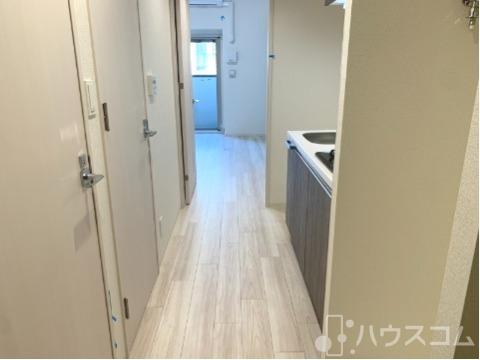 玄関　玄関を一歩入ると・・・こんな感じです。