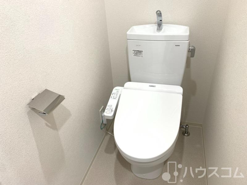 トイレ　冬場も安心の温水洗浄便座！