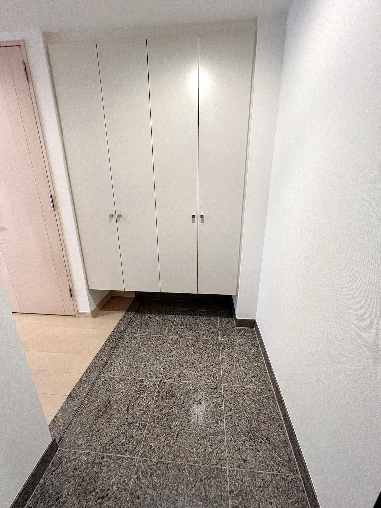 玄関　※同タイプ別部屋