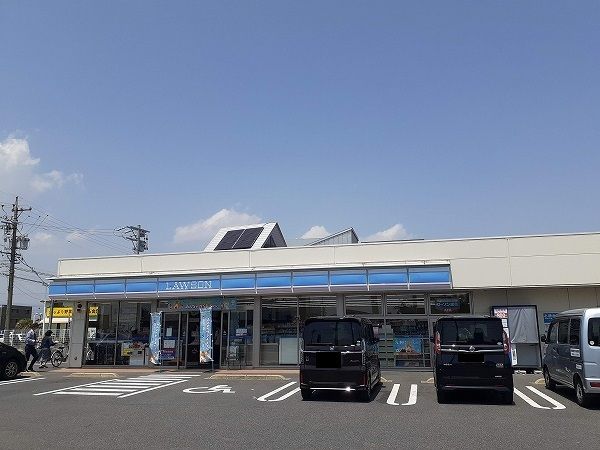 コンビニ　ローソン鈴鹿三日市町店（コンビニ）まで1000m