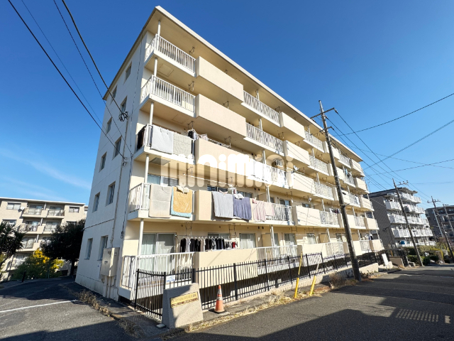 建物外観　宅配ボックス付きＲＣマンション