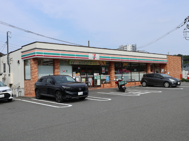 コンビニ　セブンイレブン横浜荏田東４丁目店（コンビニ）まで153m