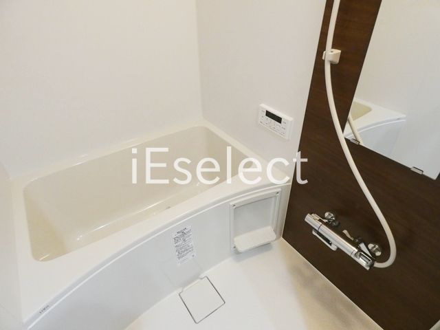 バス・シャワールーム　一日の疲れを癒す浴槽になります