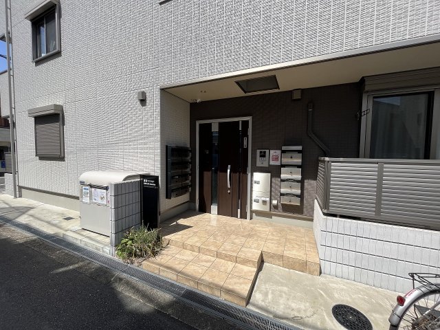 エントランス　清潔なエントランスです