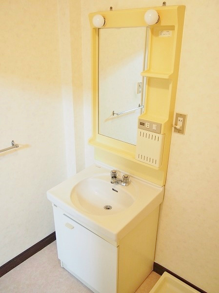 洗面設備　独立洗面台、室内洗濯機置場