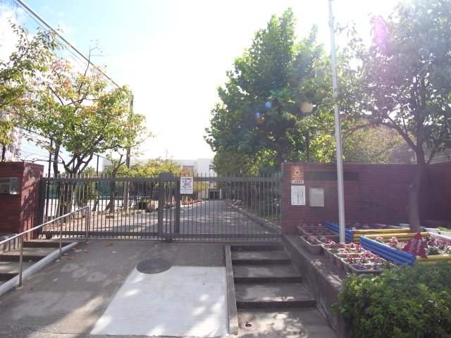 中学校　芦屋市立潮見中学校（中学校）まで1192m