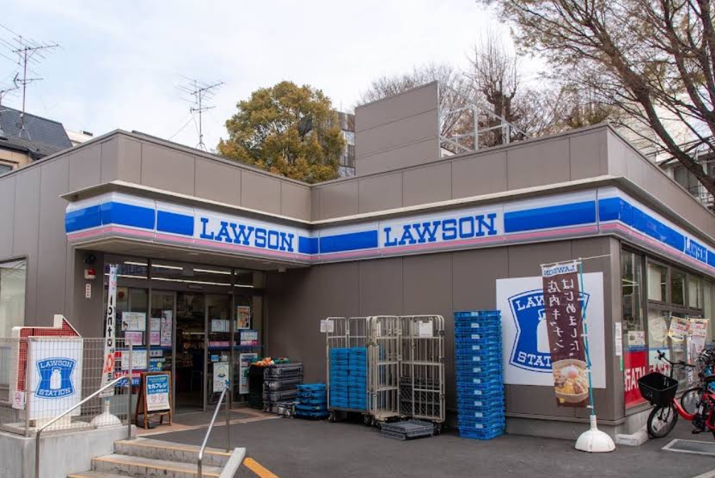 コンビニ　ローソン神楽坂駅北店（コンビニ）まで335m