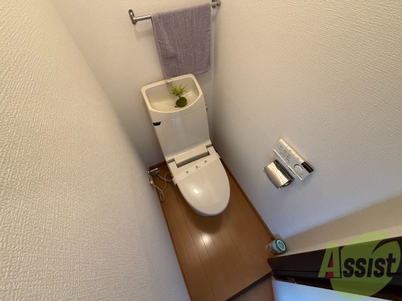トイレ　こちらはトイレです。清潔感があり、安心して使用できます。