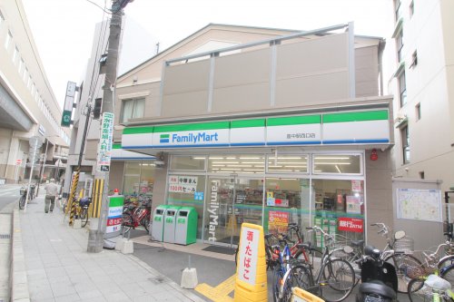 コンビニ　ファミリーマート豊中駅西口店（コンビニ）まで192m