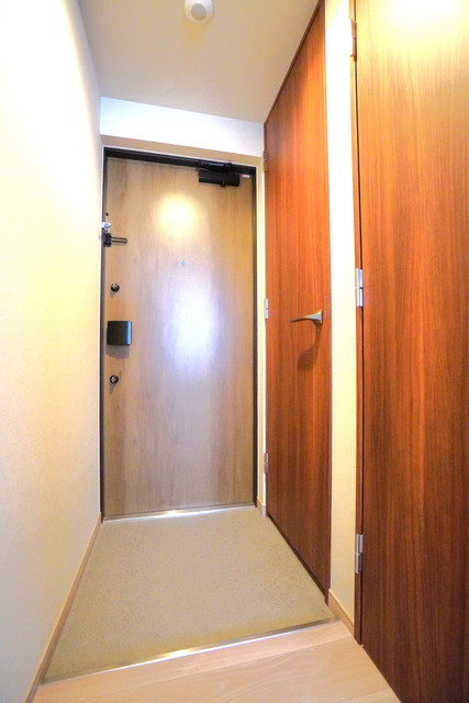 玄関　※写真は同タイプ住戸です。