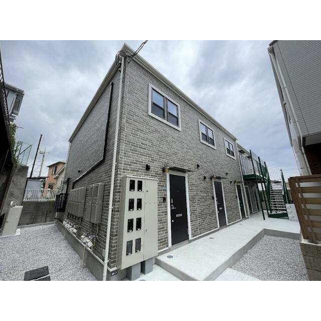 建物外観　重厚感のあるレンガ調の外観です！