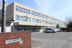 中学校　札幌市立西陵中学校（中学校）まで1572m