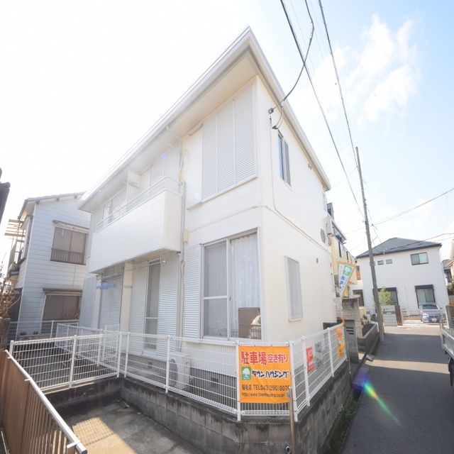 建物外観　白い外観です