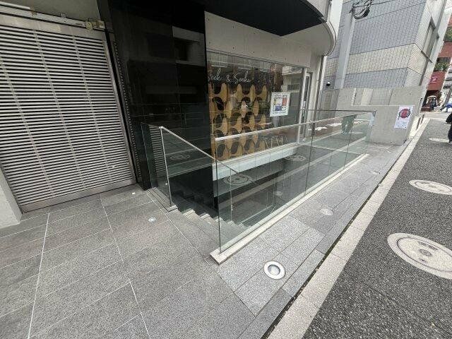 東京メトロ南北線 麻布十番駅 徒歩2分 10階建 築21年の外観写真