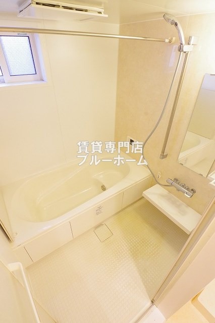 バス・シャワールーム　追い焚き・浴室乾燥付きのお風呂！