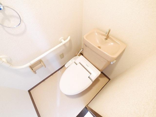 トイレ　ゆったりとした空間のトイレです