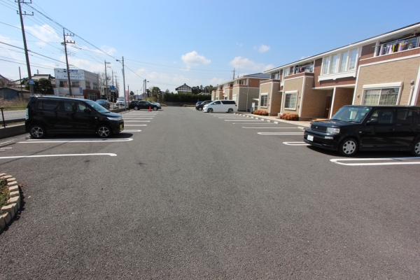 駐車場　駐車場