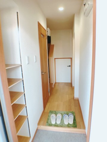 玄関　玄関ホール・シューズ棚付