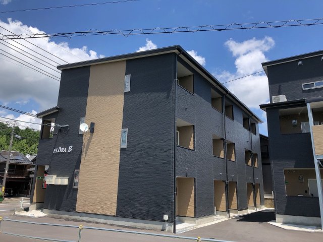 建物外観　イオンタウン姶良まで車で3分、蒲生方面への移動にも便利
