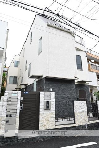 東京メトロ千代田線 表参道駅 徒歩10分 築11年