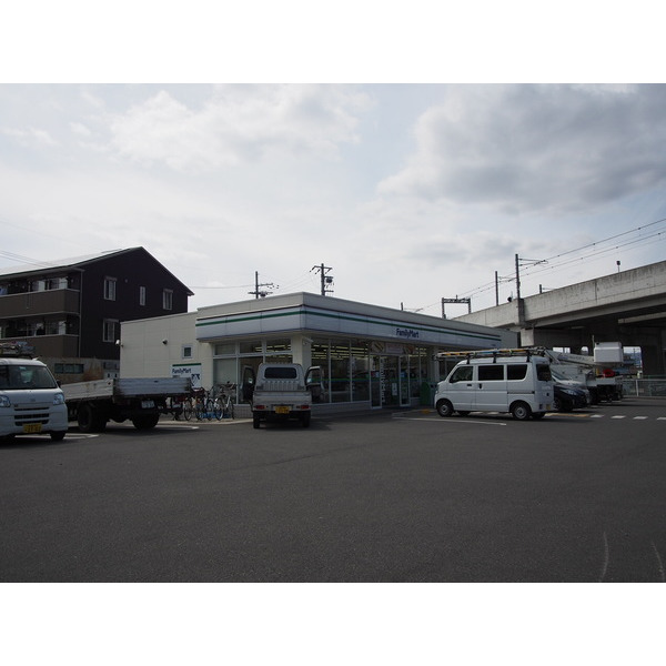 コンビニ　ファミリーマート奈良大森町店（コンビニ）まで326m