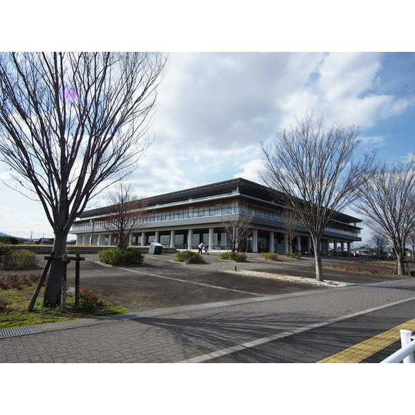図書館　奈良県立図書情報館（図書館）まで1448m