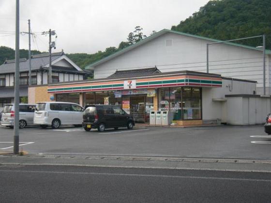 コンビニ　セブンイレブン安芸高田吉田高校前店（コンビニ）まで850m
