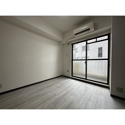 居室・リビング　南東向きのお部屋です