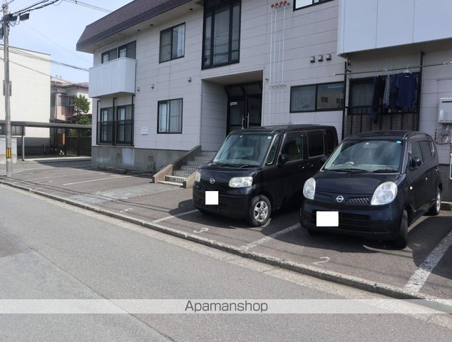 その他　敷地内駐車場（その他）まで0m
