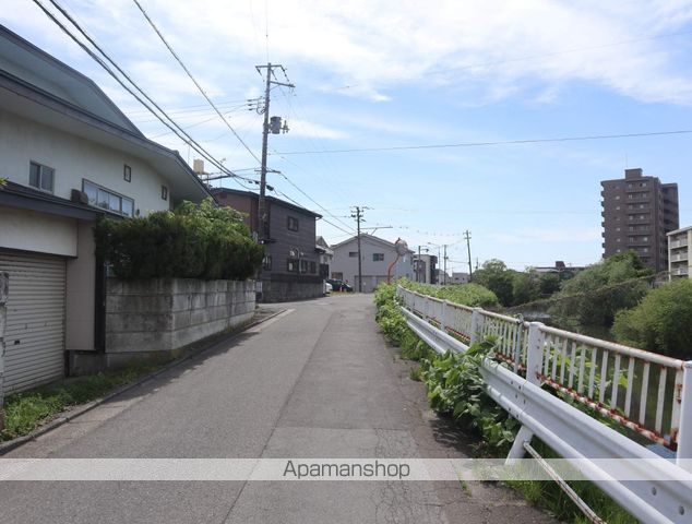 その他　前面道路（その他）まで0m