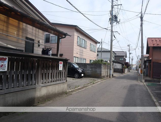 その他　前面道路（その他）まで0m