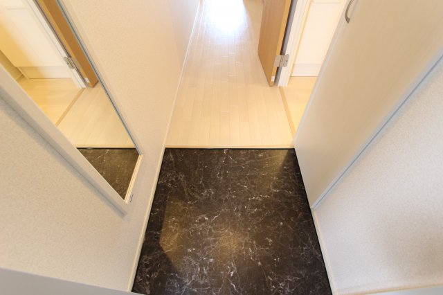 玄関　同タイプ参考写真 他部屋参照