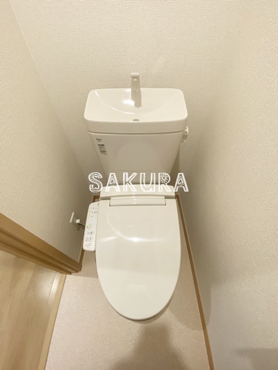 トイレ　落ち着いた色調のトイレです♪