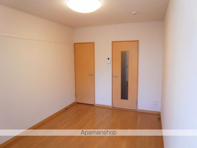 レオパレスルイの居間写真