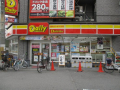 コンビニ　デイリーヤマザキ 上新庄駅北口店（コンビニ）まで355m