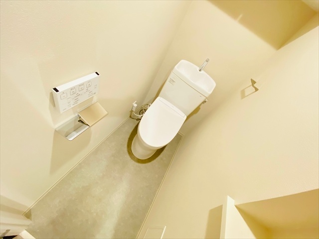 トイレ　同一建物内７０１号室内装写真転載