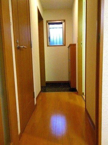 ＪＲ中央線 中野駅 徒歩5分 3階建 築20年の玄関写真