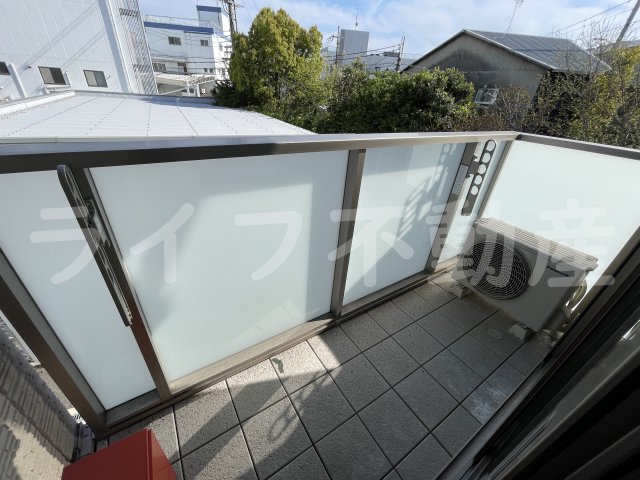 バルコニー　外からの目が気にならないバルコニーで洗濯物が干せます
