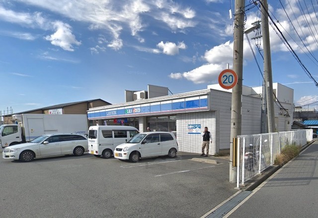 コンビニ　ローソン　豊中立花町三丁目店（コンビニ）まで376m